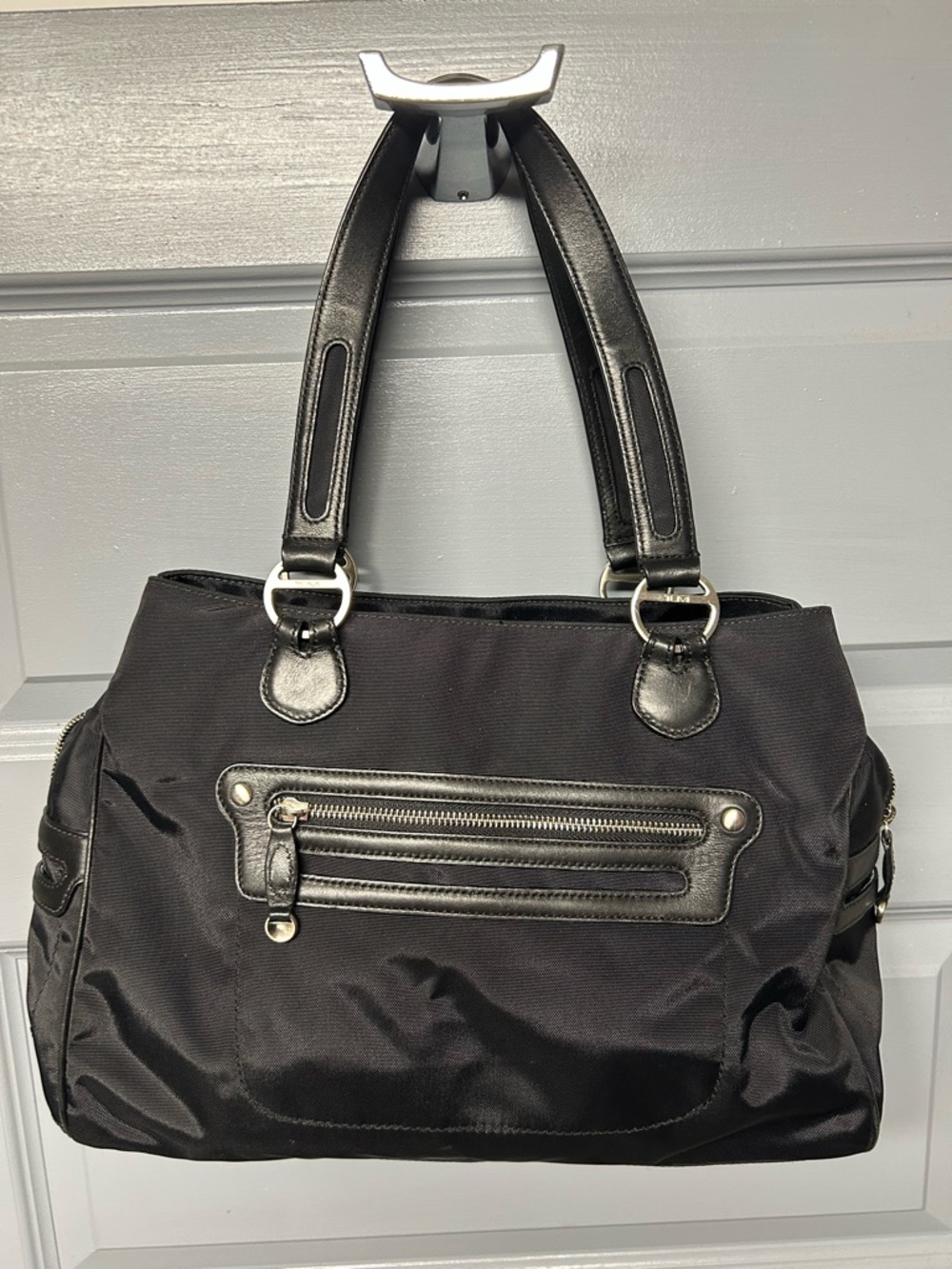 TUMI VOYAGER black nylon W/leather trim shoulder/tote bag. COMPARTMENTS! Nice